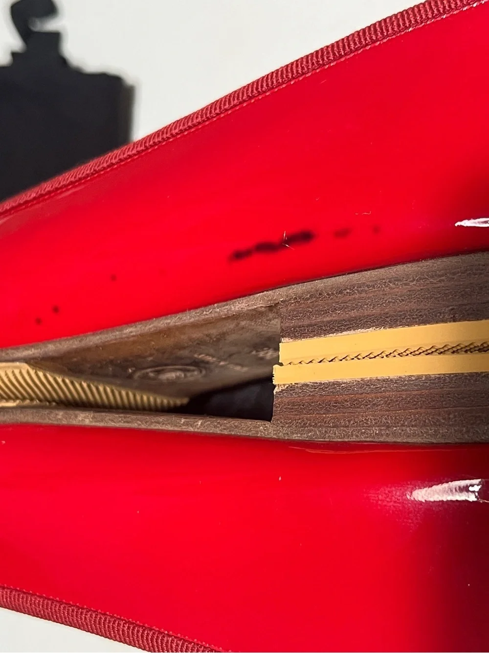 CHANEL Red Patent Leather Ballet Flats with CC Emblem